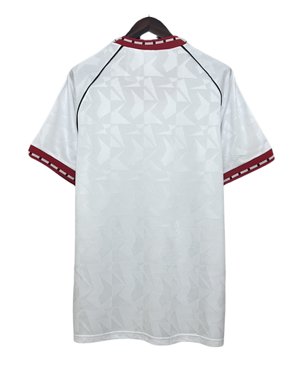 Manchester United Retro 1991 Away Edition